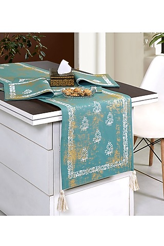 White Cotton Mats and Runner Set by Ode And Cleo