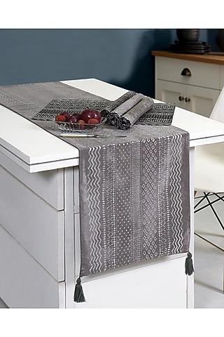 Grey Cotton Mats and Runner Set by Ode And Cleo