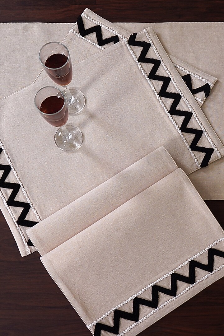 Black Cotton Mats and Runner Set by Ode And Cleo at Pernia's Pop Up Shop