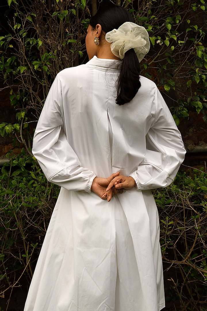 White Asymmetrical Top In Cotton Poplin by Ode To Odd at Pernia's Pop Up Shop