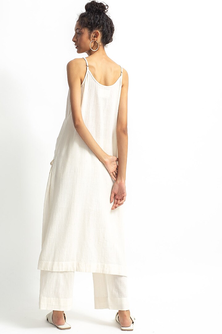 White Hidden Embroidered Kurta Set by OFrida at Pernia's Pop Up Shop