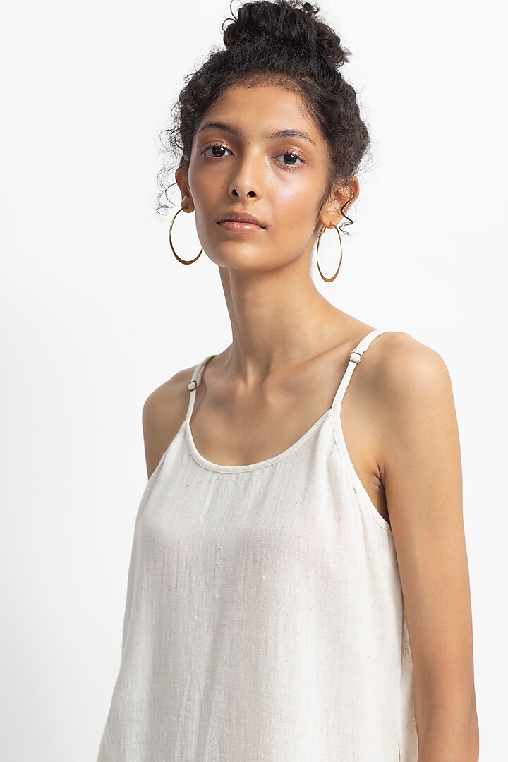 White Hidden Embroidered Kurta Set by OFrida at Pernia's Pop Up Shop