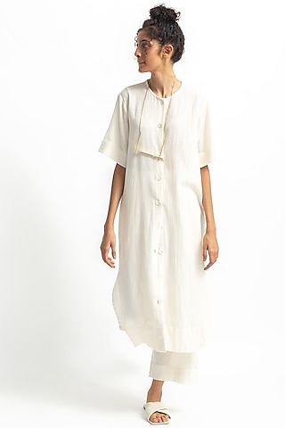 White Handwoven Kurta Set by OFrida