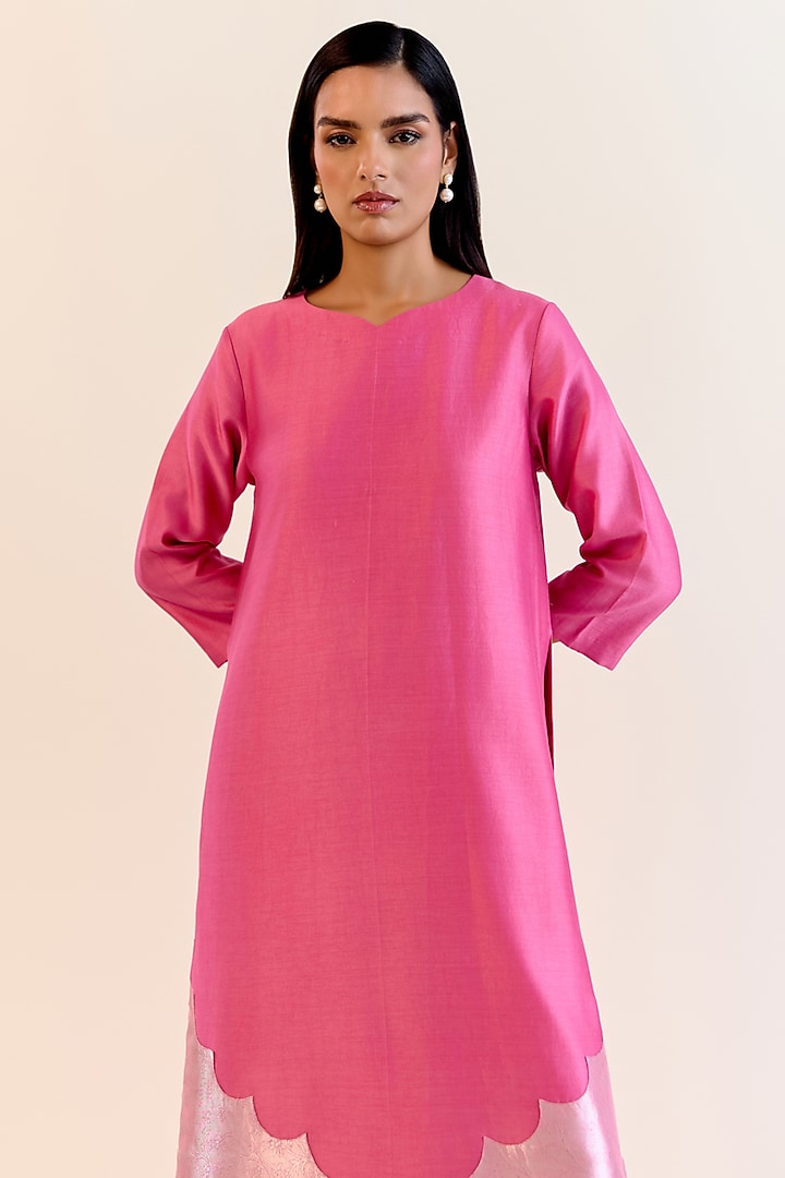 Pink Chanderi Silk & Handwoven Kimkhwaab Tissue Kurta Set by Ohfab by Aanchal & Akshita at Pernia's Pop Up Shop