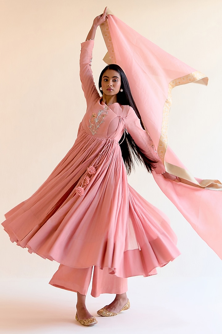 Pink Pure Organza Silk Dupatta by Ohfab by Aanchal & Akshita at Pernia's Pop Up Shop