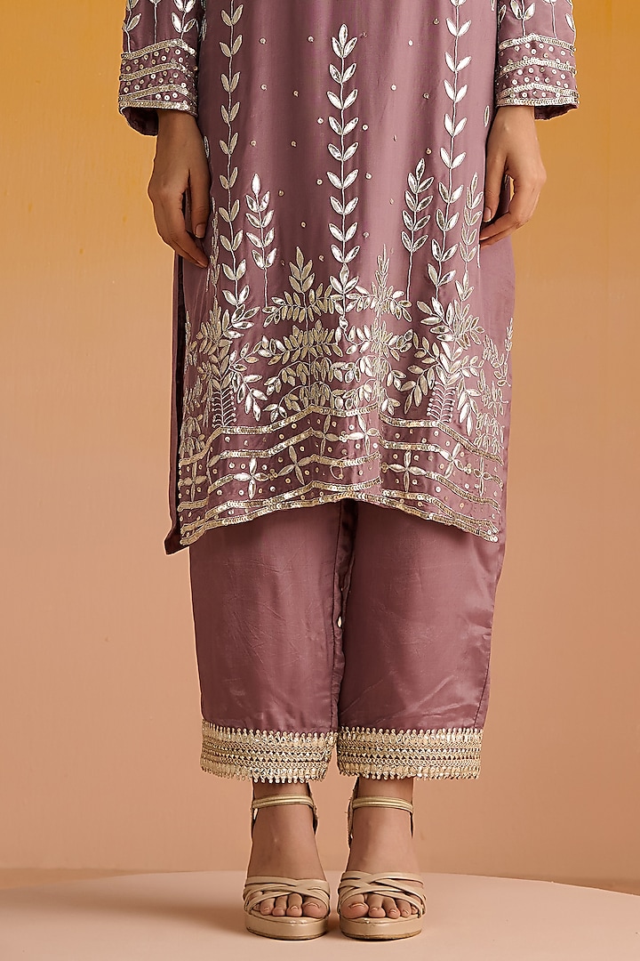 Purple Opara Silk Hand Embroidered Kurta Set by OHH CROW INDIA at Pernia's Pop Up Shop