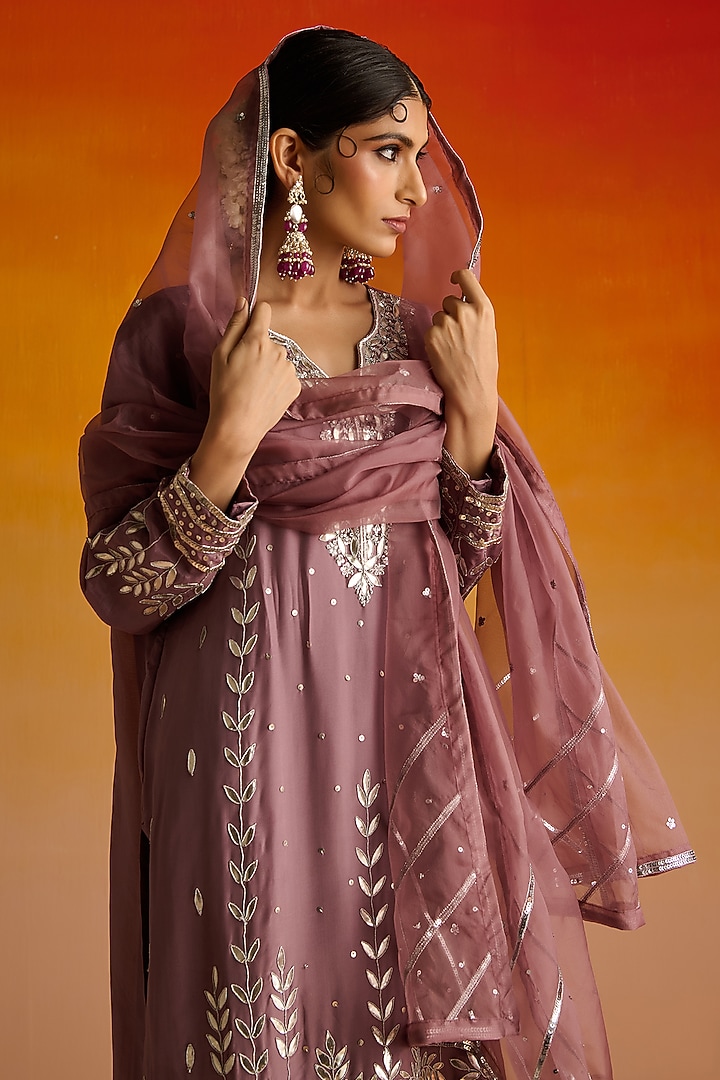 Purple Opara Silk Hand Embroidered Kurta Set by OHH CROW INDIA at Pernia's Pop Up Shop