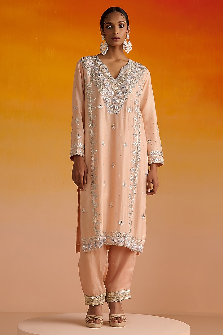 Peach Opara Silk Hand Embroidered Kurta Set by OHH CROW INDIA at Pernia's Pop Up Shop