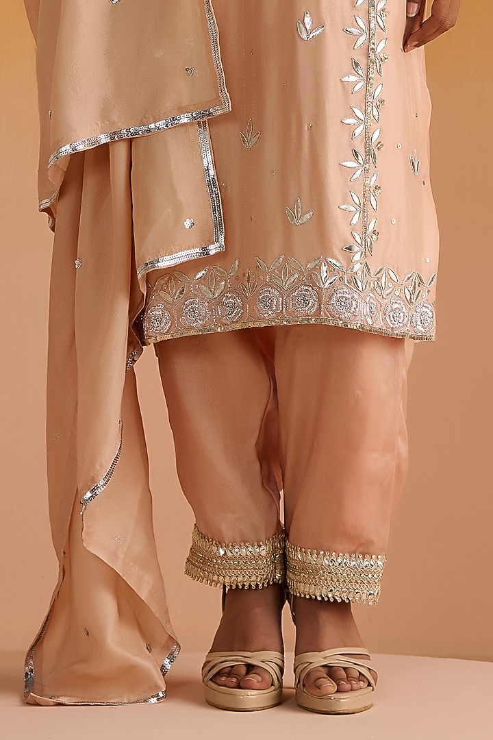 Peach Opara Silk Hand Embroidered Kurta Set by OHH CROW INDIA at Pernia's Pop Up Shop
