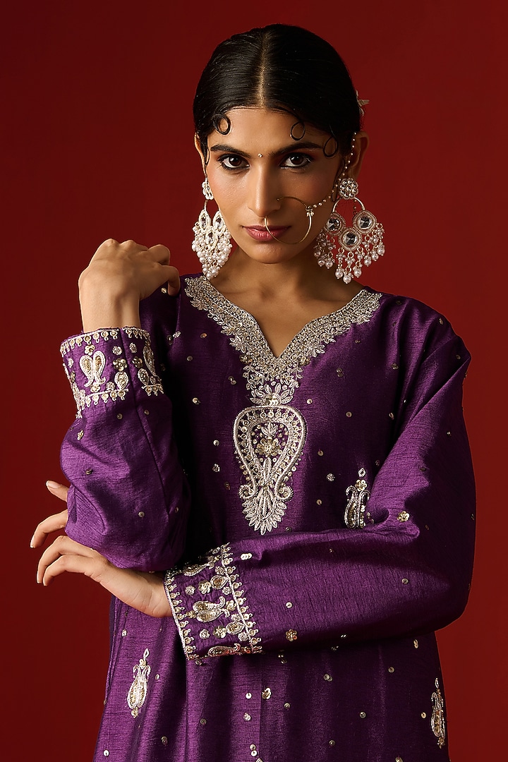 Purple Raw Silk Hand Embroidered Kurta Set by OHH CROW INDIA at Pernia's Pop Up Shop