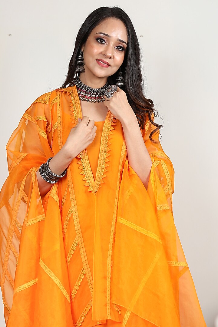 Tangerine Crepe Cape Set by Ohaila Khan at Pernia's Pop Up Shop