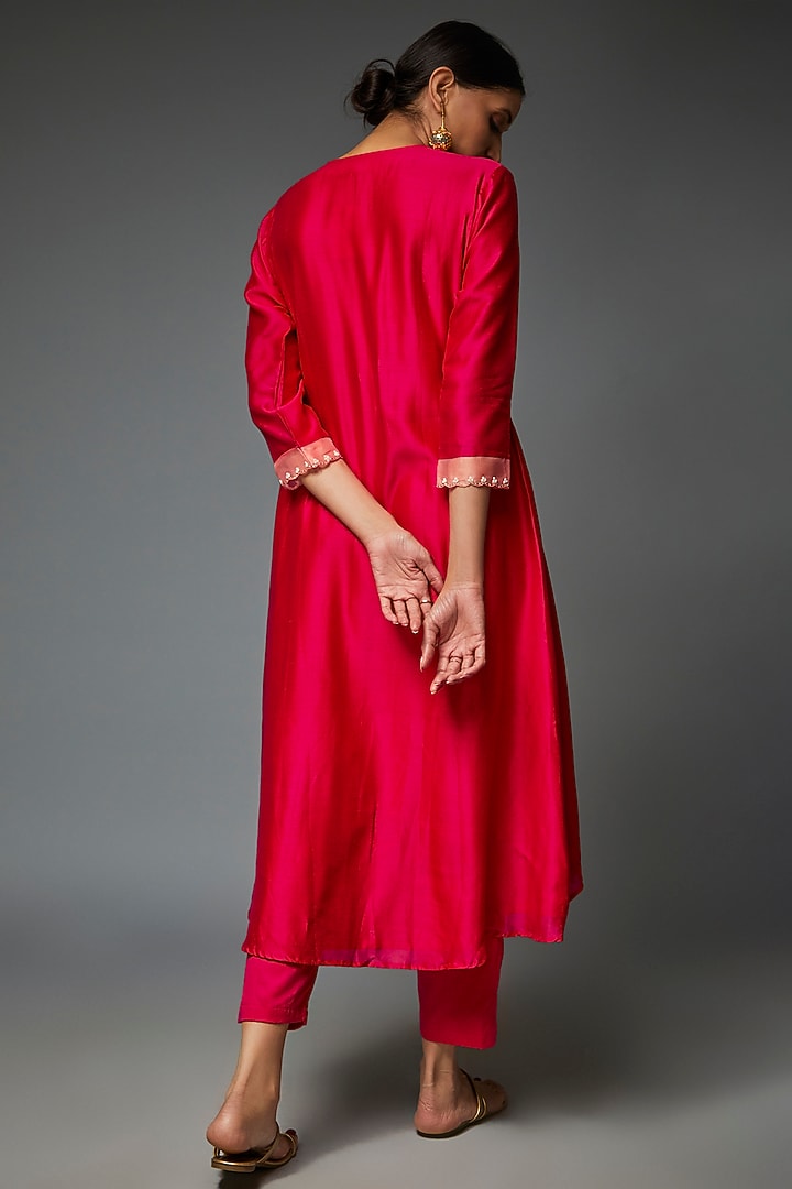 Fuchsia Pink Silk Chanderi Embroidered Kurta Set by Ojasvini at Pernia's Pop Up Shop