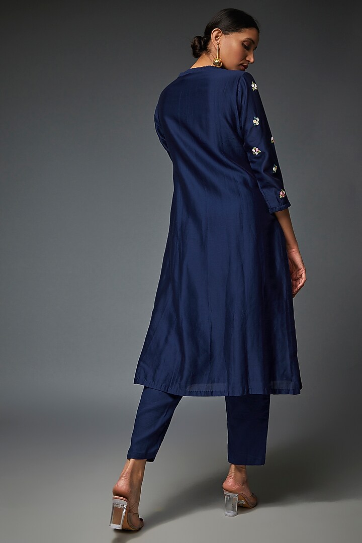 Blue Silk Hand Embroidered Kurta Set by Ojasvini at Pernia's Pop Up Shop