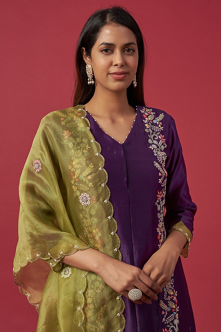 Purple Silk Chanderi Hand Embroidered Kurta Set by Ojasvini at Pernia's Pop Up Shop
