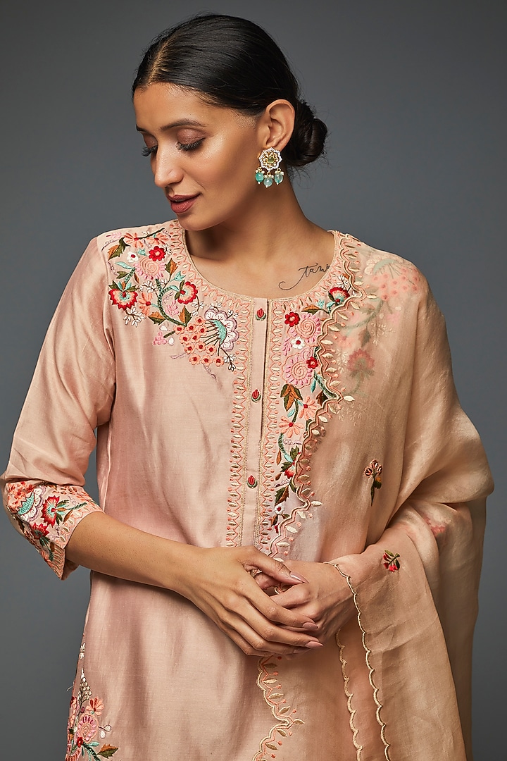 Blush Pink Chanderi Embroidered Kurta Set by Ojasvini at Pernia's Pop Up Shop