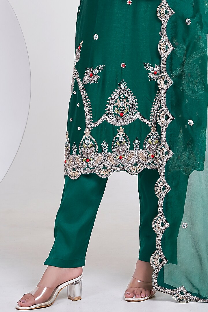 Green Silk & Organza Hand Embroidered Kurta Set by Ojasvini at Pernia's Pop Up Shop