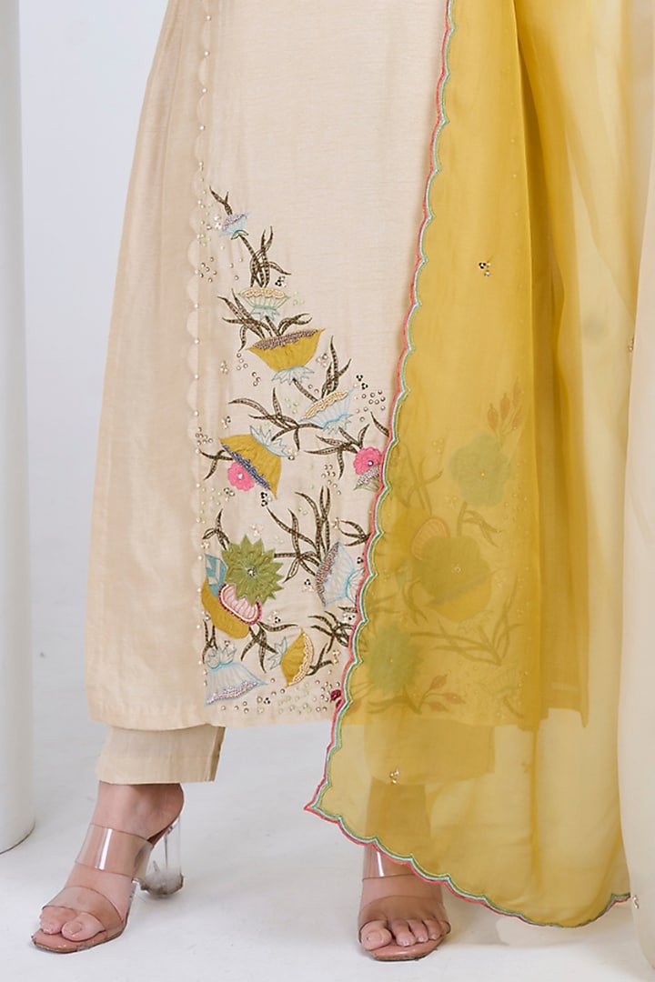 Butter Yellow & Ivory Silk Embroidered Kurta Set by Ojasvini at Pernia's Pop Up Shop