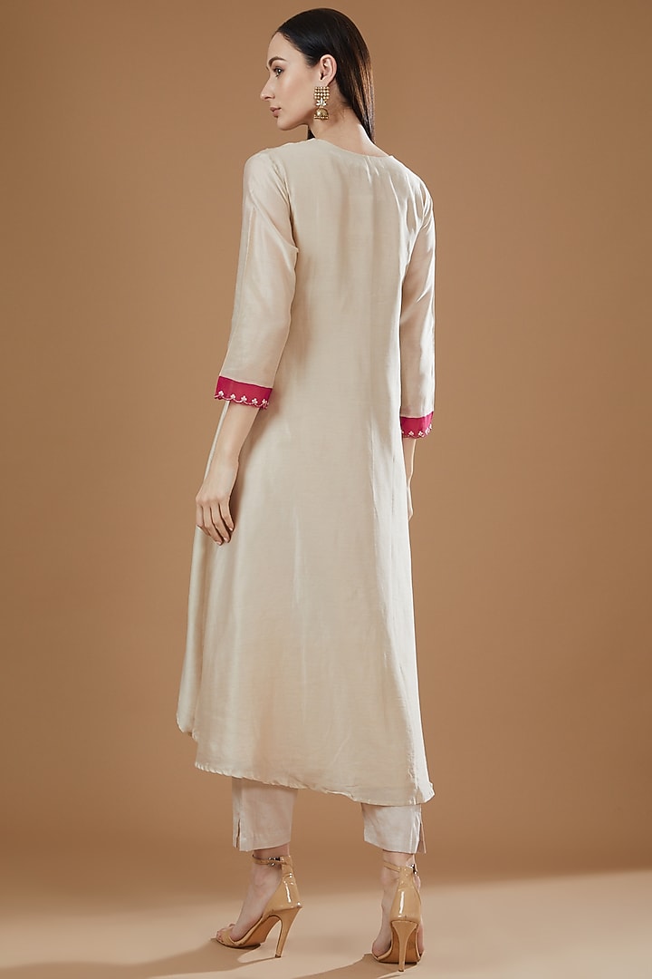 Ivory Silk Chanderi Hand Embroidered Kurta Set by Ojasvini at Pernia's Pop Up Shop