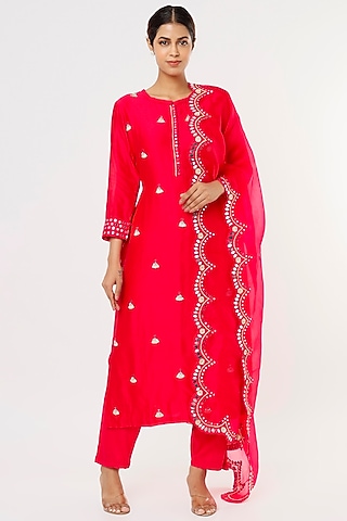 Cherry Red Embroidered Kurta Set by Ojasvini