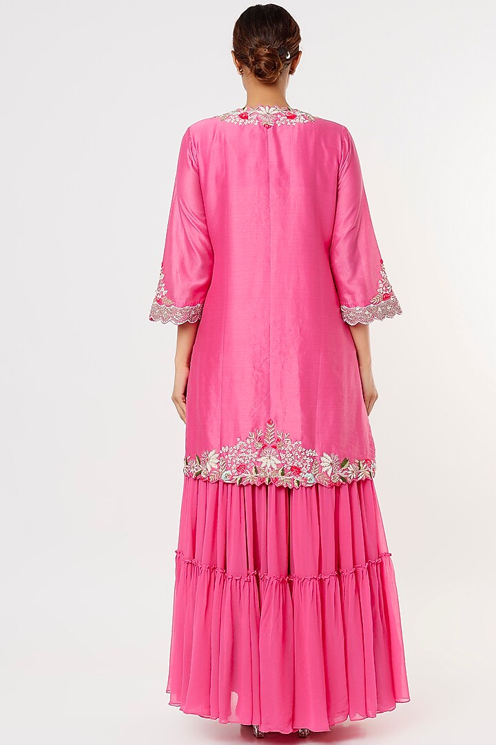 Pink Embroidered Kurta Set by Ojasvini at Pernia's Pop Up Shop