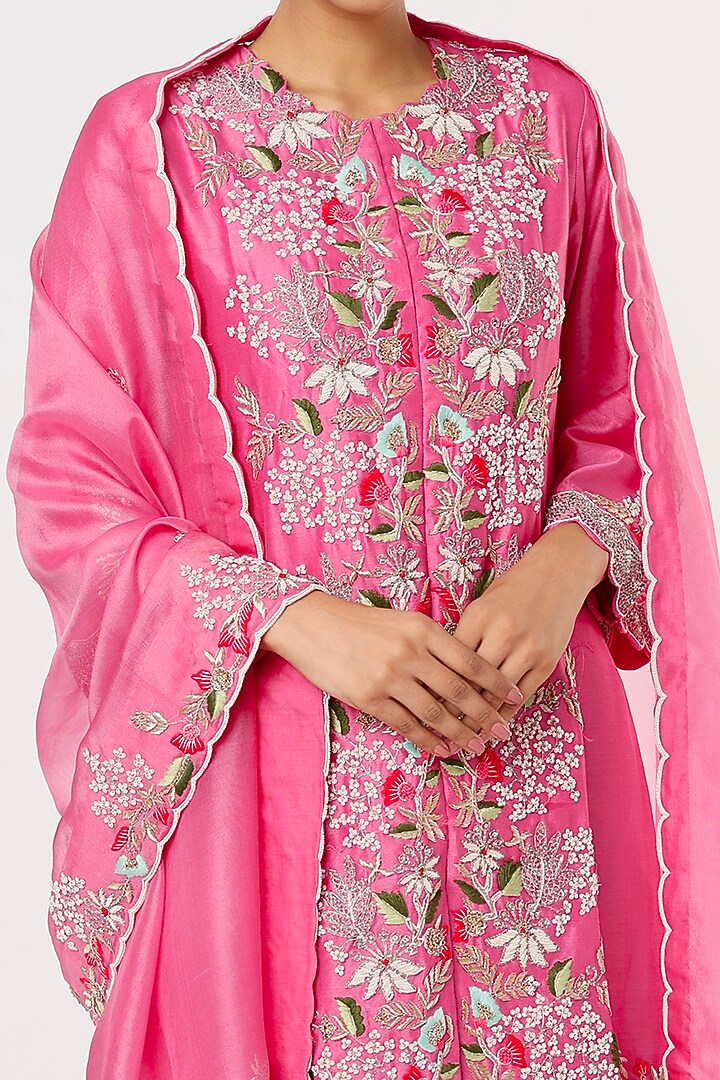 Pink Embroidered Kurta Set by Ojasvini at Pernia's Pop Up Shop