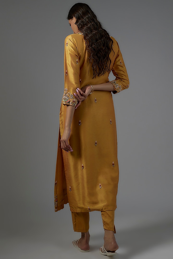 Yellow Chanderi Embroidered Kurta Set by Ojasvini at Pernia's Pop Up Shop