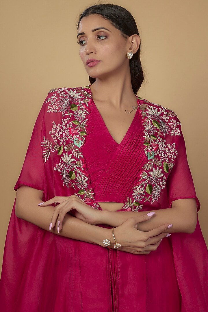 Red Organza & Natural Crepe Embroidered Cape Set by Ojasvini at Pernia's Pop Up Shop