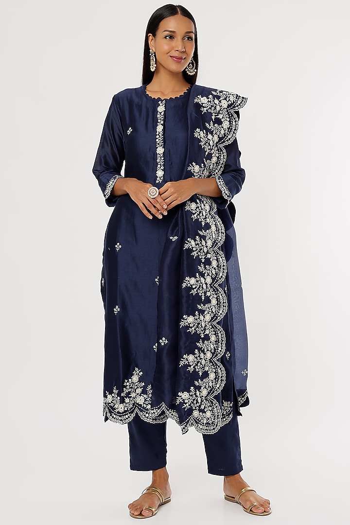 Navy Blue Embroidered Kurta Set by Ojasvini at Pernia's Pop Up Shop