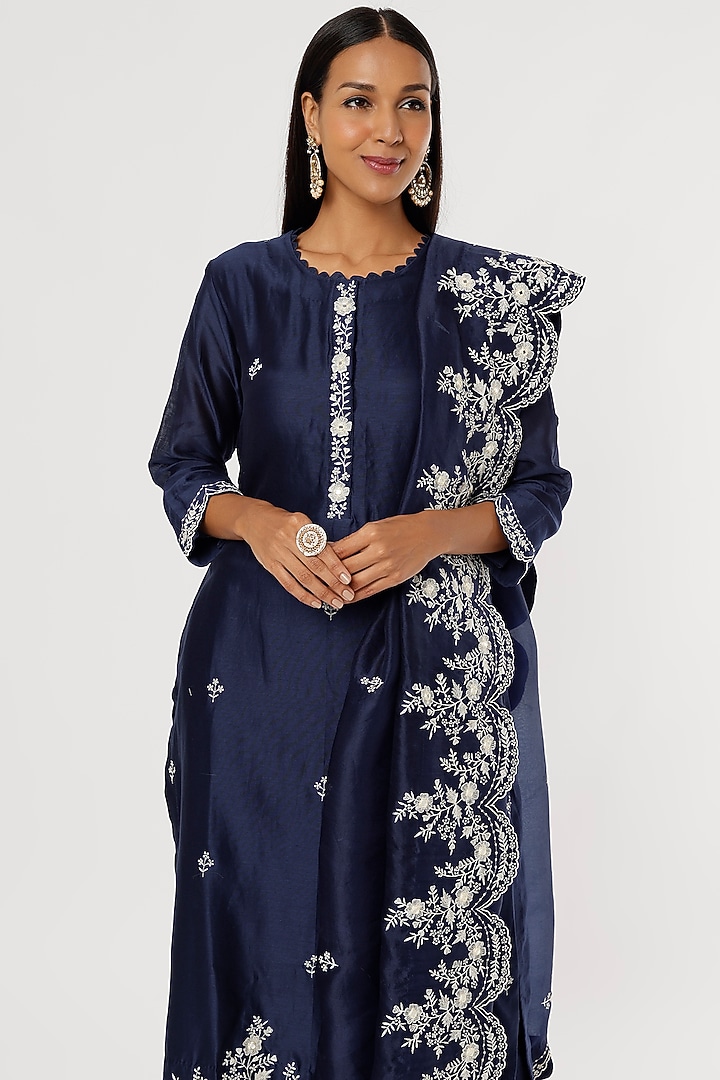 Navy Blue Embroidered Kurta Set by Ojasvini at Pernia's Pop Up Shop