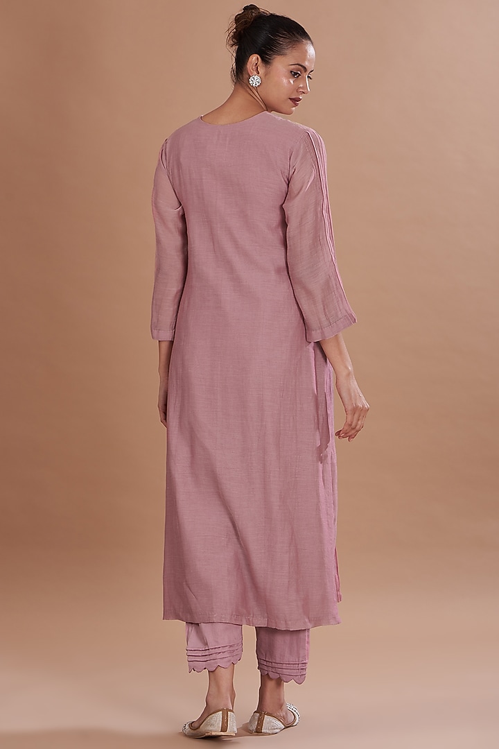 Pink Linen Chanderi & Cotton Satin Kurta Set by Ojasvini at Pernia's Pop Up Shop