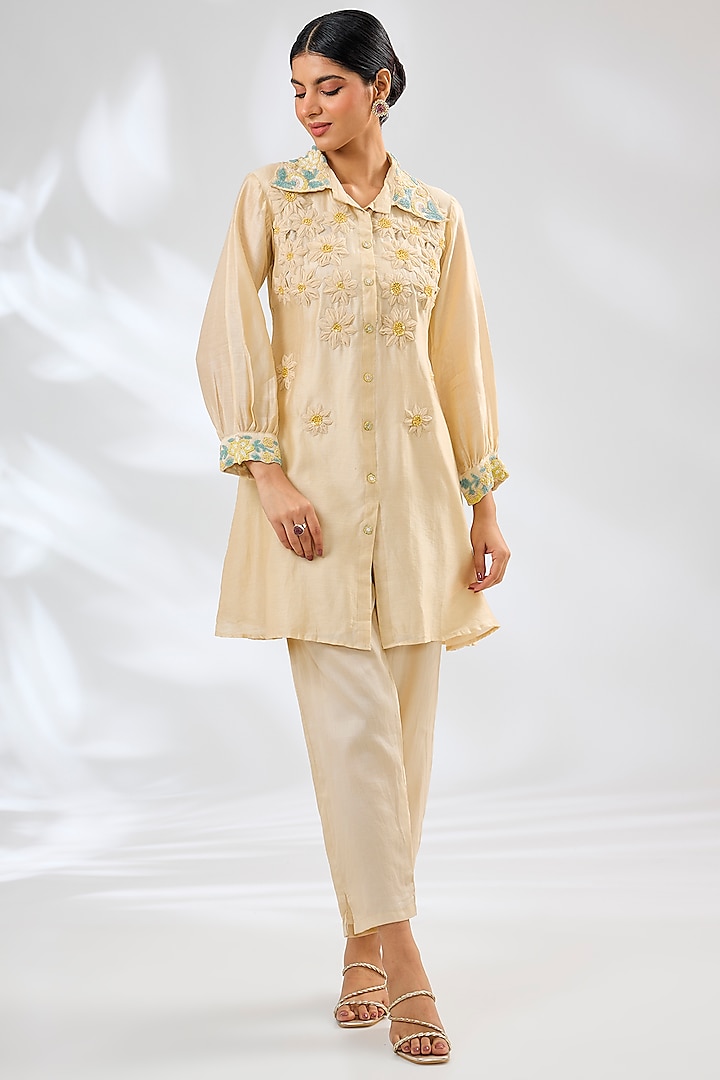 Ivory Silk Chanderi Hand Embroidered Kurta Set by Ojasvini at Pernia's Pop Up Shop