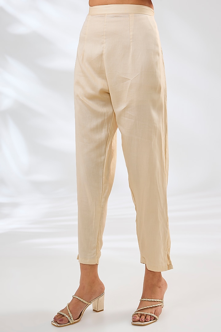 Ivory Silk Chanderi Hand Embroidered Kurta Set by Ojasvini at Pernia's Pop Up Shop