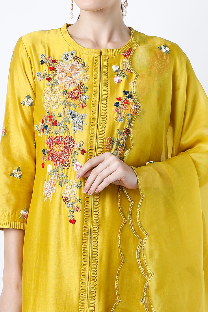 Yellow Hand Embroidered Kurta Set by Ojasvini at Pernia's Pop Up Shop