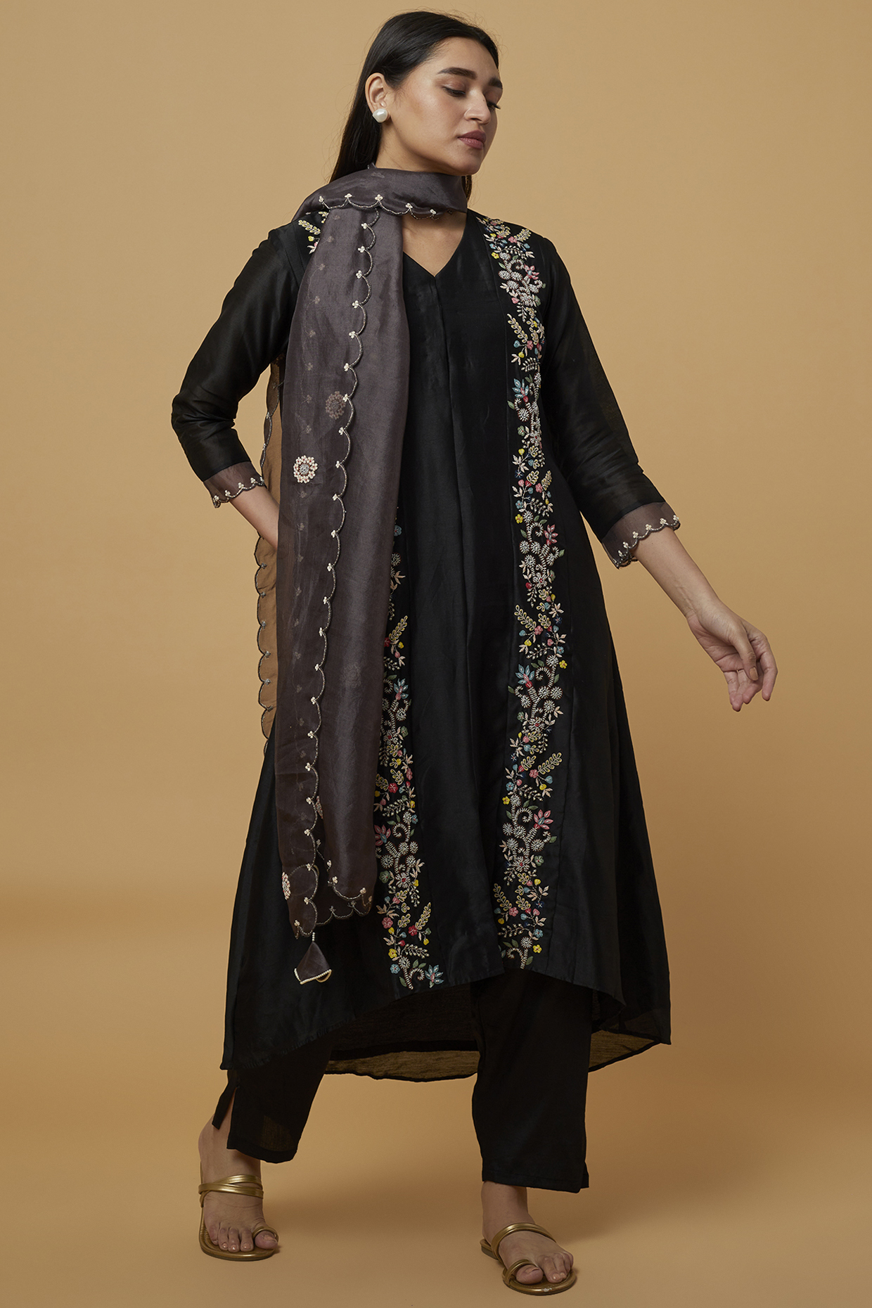 Black Embroidered Kurta Set by Ojasvini at Pernia's Pop Up Shop