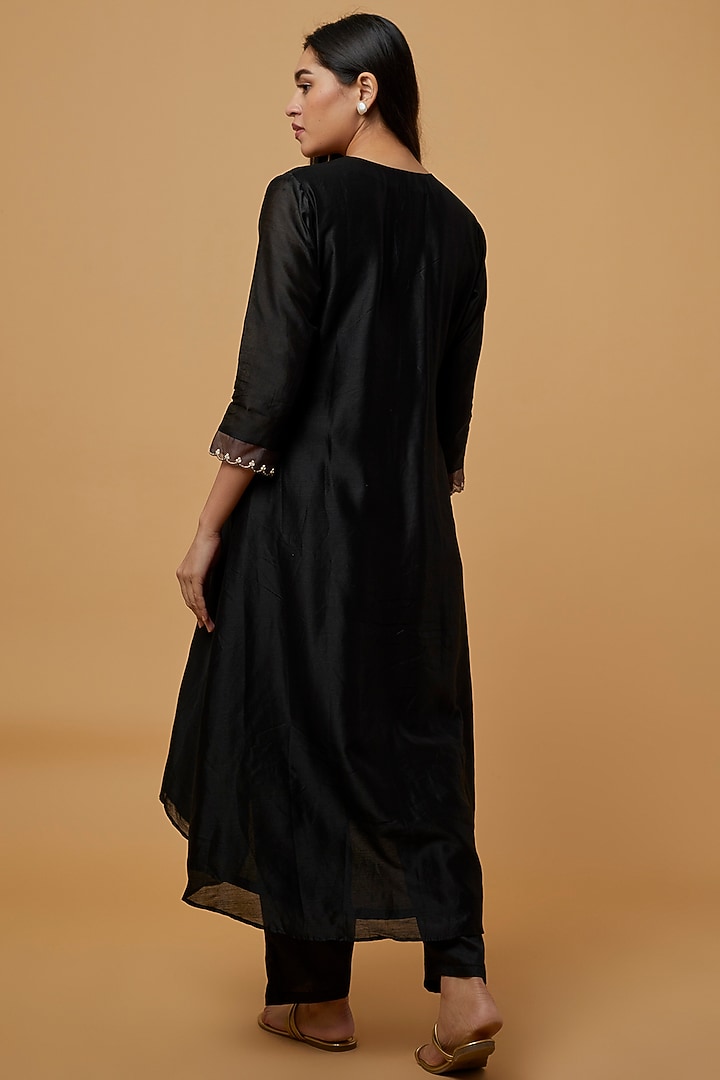 Black Embroidered Kurta Set by Ojasvini at Pernia's Pop Up Shop