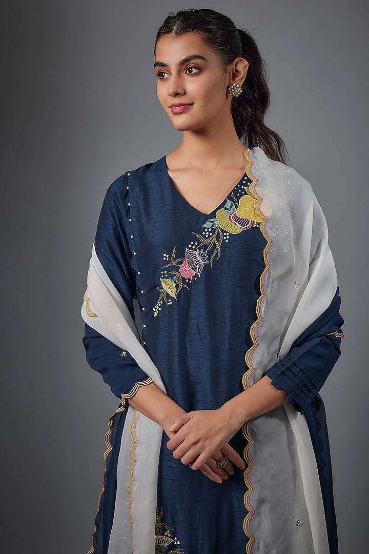 Navy Blue Silk Hand Embroidered Kurta Set by Ojasvini at Pernia's Pop Up Shop