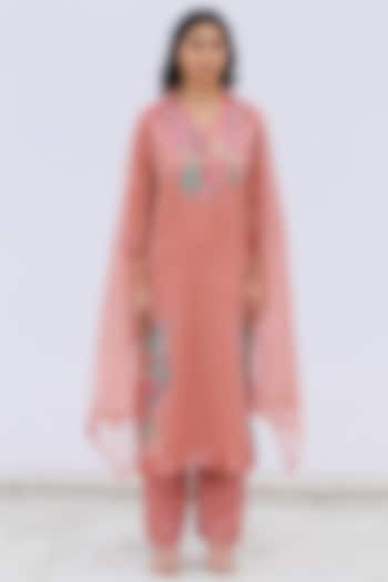 Dusty Pink Embroidered Kurta Set by OJA at Pernia's Pop Up Shop