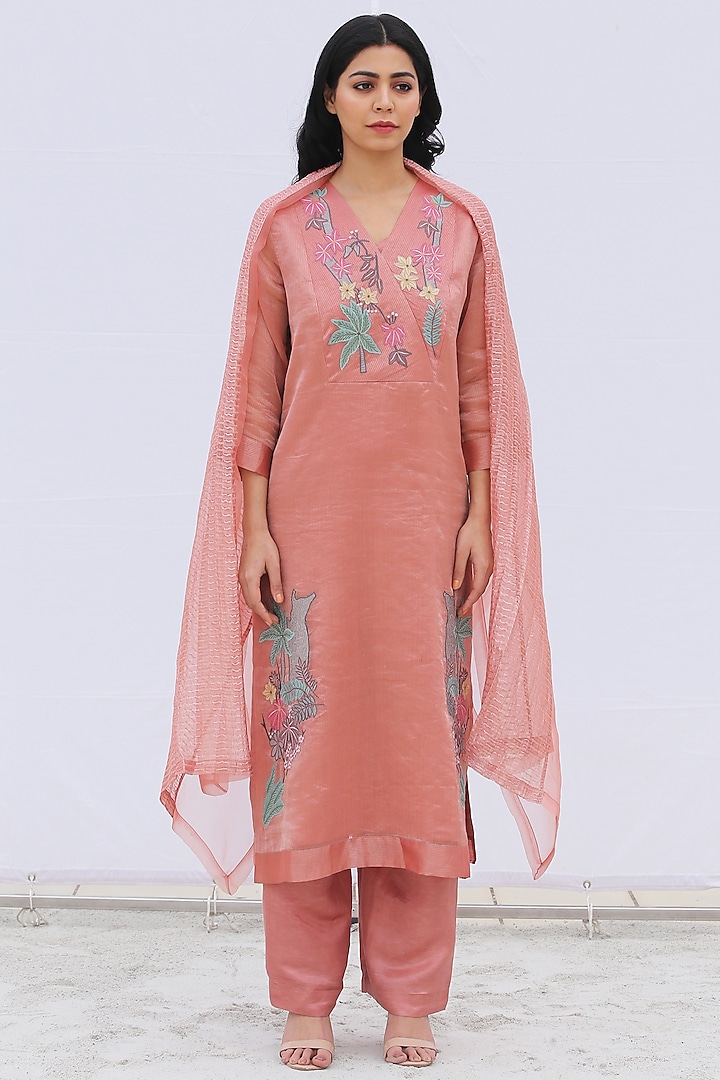 Dusty Pink Embroidered Kurta Set by OJA at Pernia's Pop Up Shop