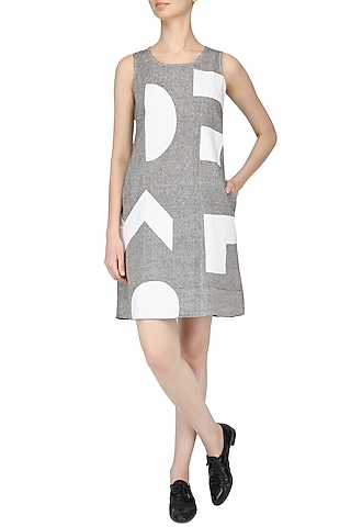 Grey Applique Wotk Shift Dress by Olio