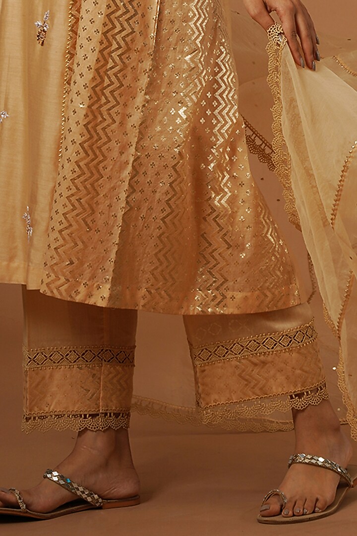 Peach Silk Chanderi Embroidered Kurta Set by OMI at Pernia's Pop Up Shop