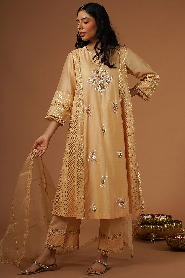 Peach Silk Chanderi Embroidered Kurta Set by OMI at Pernia's Pop Up Shop