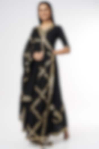 Black Embroidered Layered Dress With Dupatta by Omaana Jaipure