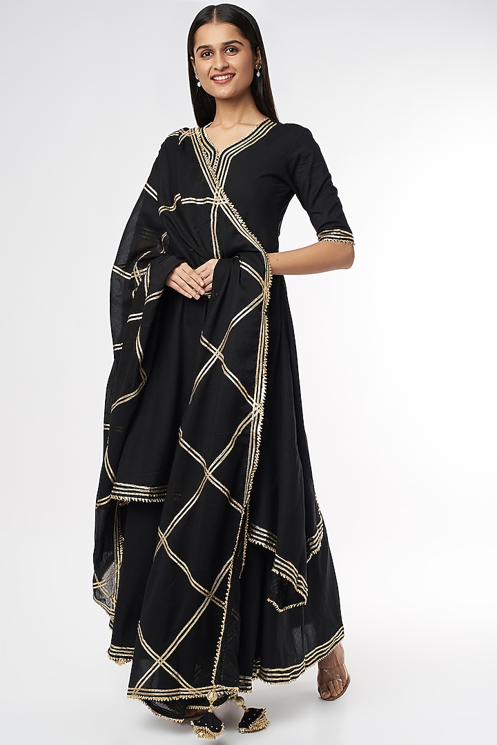 Black Embroidered Layered Dress With Dupatta by Omaana Jaipure