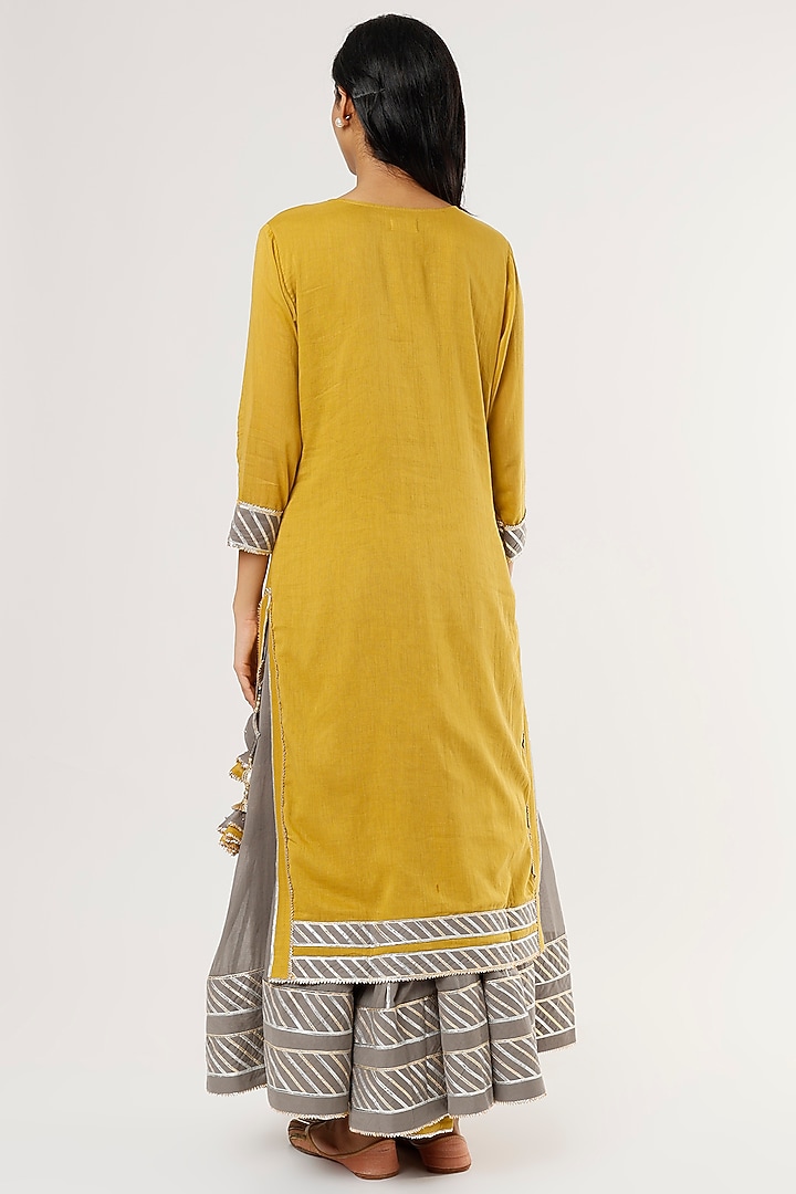 Mustard Embellished Kurta Set by Omaana Jaipure at Pernia's Pop Up Shop