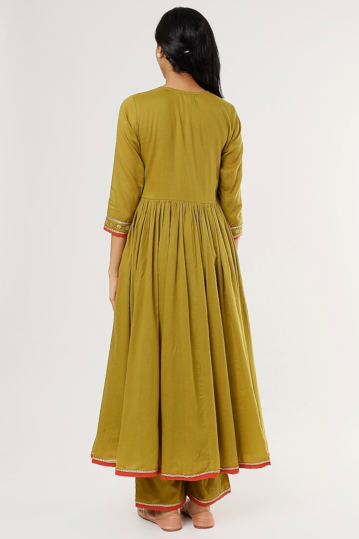 Mehendi Green Embroidered Anarkali Kurta Set by Omaana Jaipure at Pernia's Pop Up Shop