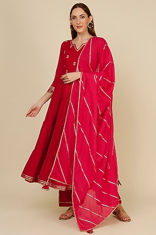Red Embroidered Kurta Set by Omaana Jaipure