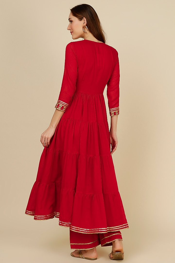 Red Embroidered Kurta Set by Omaana Jaipure at Pernia's Pop Up Shop