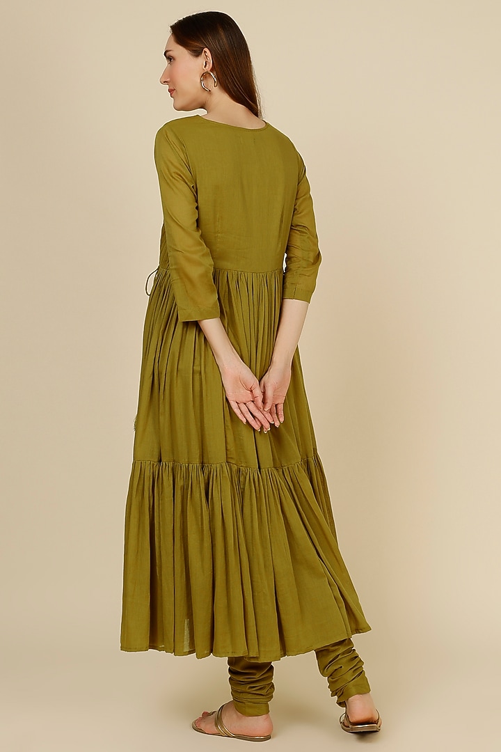 Mehendi Green Mulmul Kurta Set by Omaana Jaipure at Pernia's Pop Up Shop