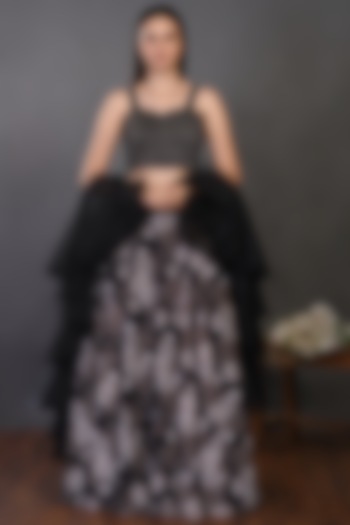 Black Embroidered Lehenga Set by Onaya at Pernia's Pop Up Shop