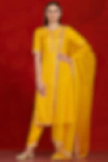 Yellow Gota Patti Embroidered Kurta Set by Onaya at Pernia's Pop Up Shop